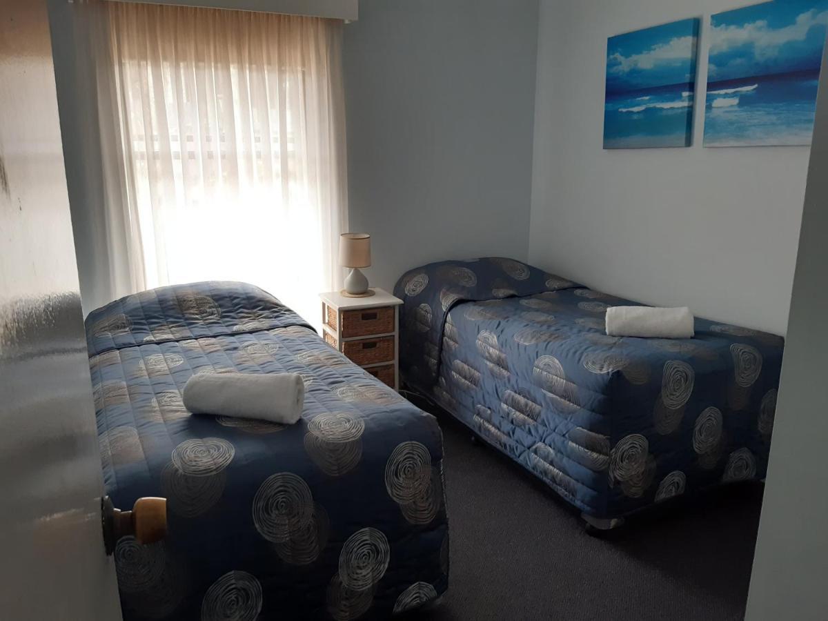 Dolphins Of Mollymook Motel Екстериор снимка